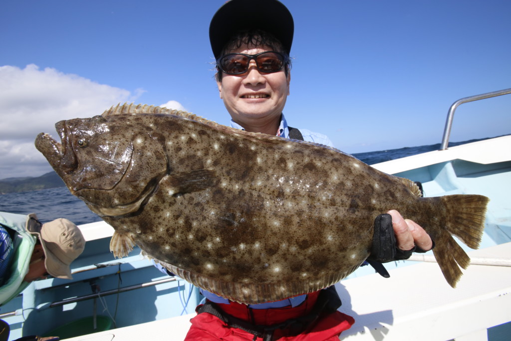 72cmの大型の「ヒラメ」が登場！ 今アツい日本海の”ノマセ釣り”（京都