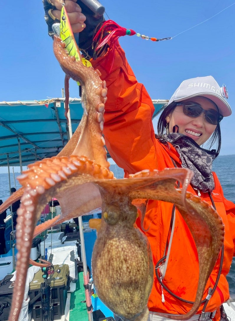 船タコ乗り乗り!! 3kgクラスの大ダコも上がっていますよ