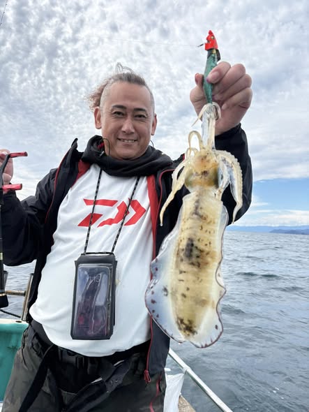 光栄丸 - 三重 南伊勢・礫浦 釣り船 筏